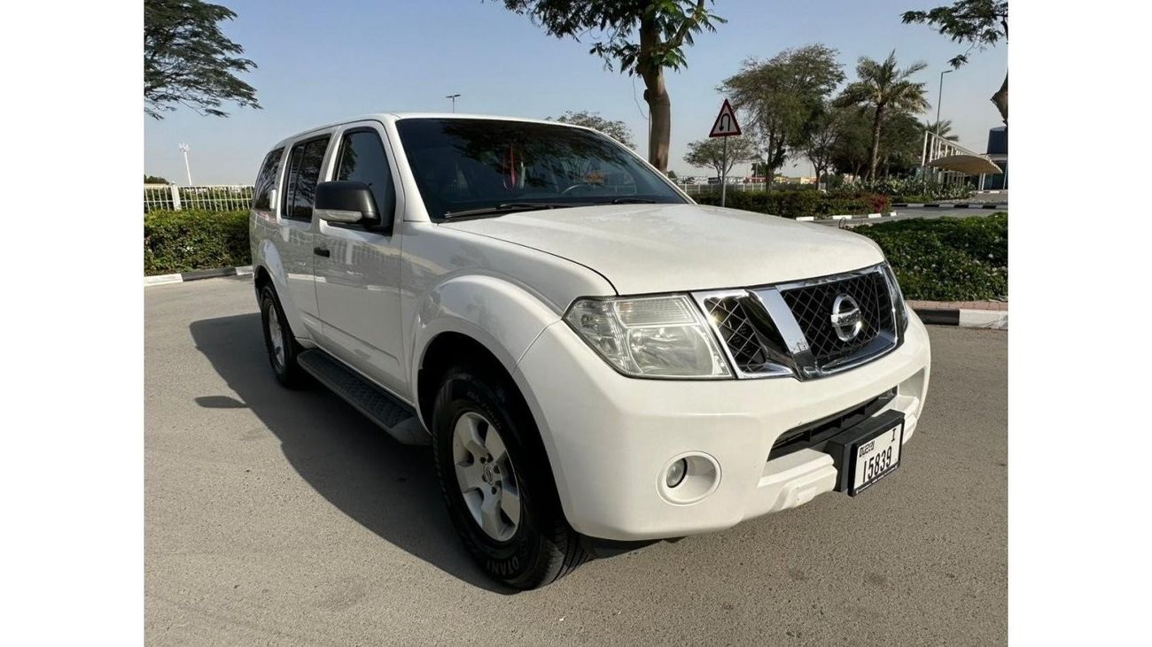 Nissan Pathfinder Std nissan pathfinder 2015 verry good condition