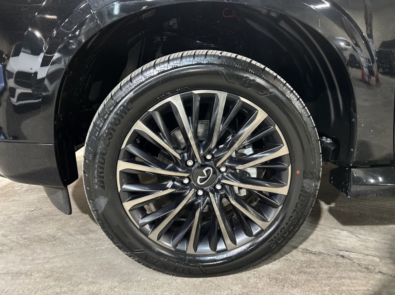 Infiniti QX80 Autograph Captain Chairs 3.5L