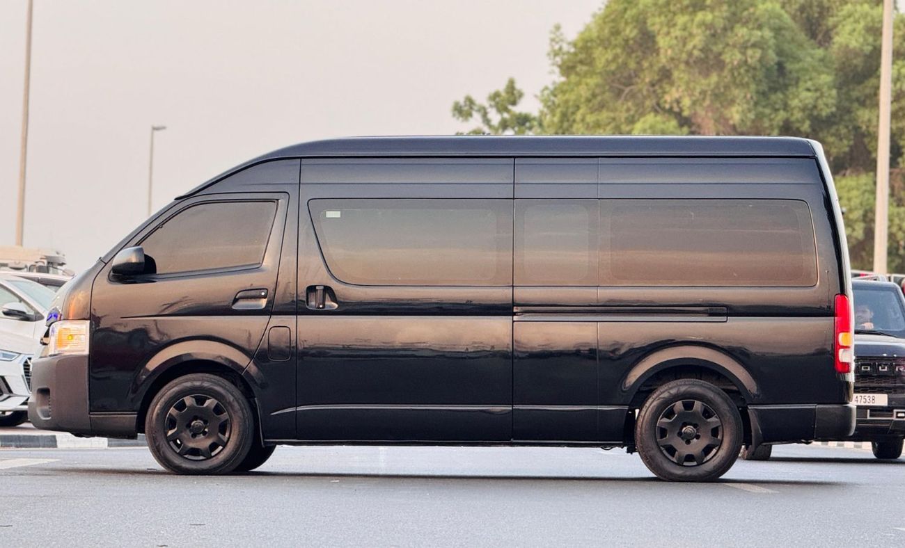 Toyota Hiace POWER SLIDING DOOR | 14-SEATER | 3.0L DIESEL ENGINE | 2WD | AUTOMATIC TRANSMISSION | RHD