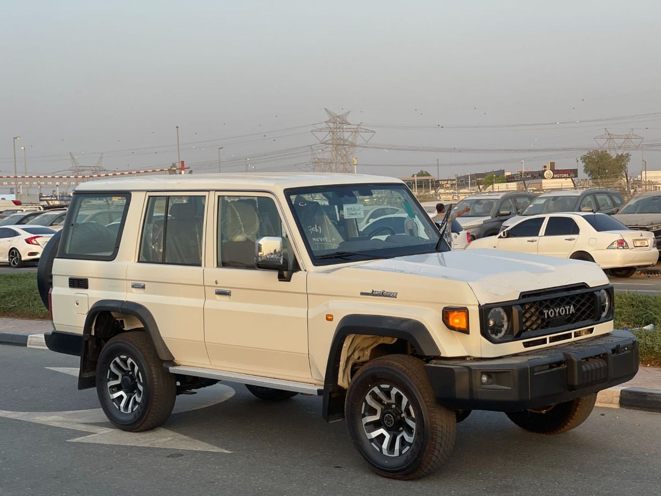 تويوتا لاند كروزر 70 LC 78 HARDTOP 2.8L AT