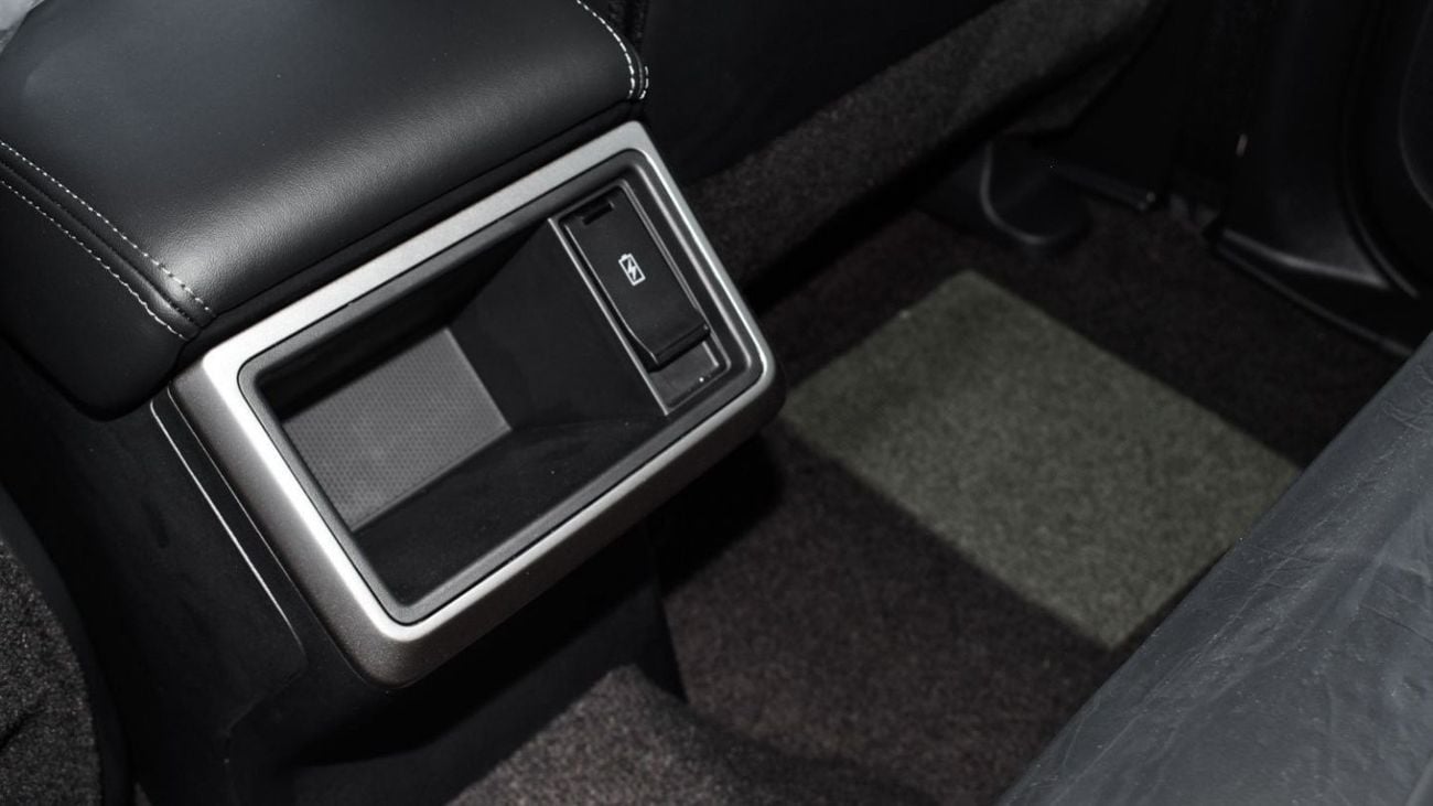 Mitsubishi L200 Mitsubishi L200 SPORTERO DIESEL - 2.4L - DOUBLE CABIN - 4X4 - A/T - POWER LOCKS AND POWER WINDOWS