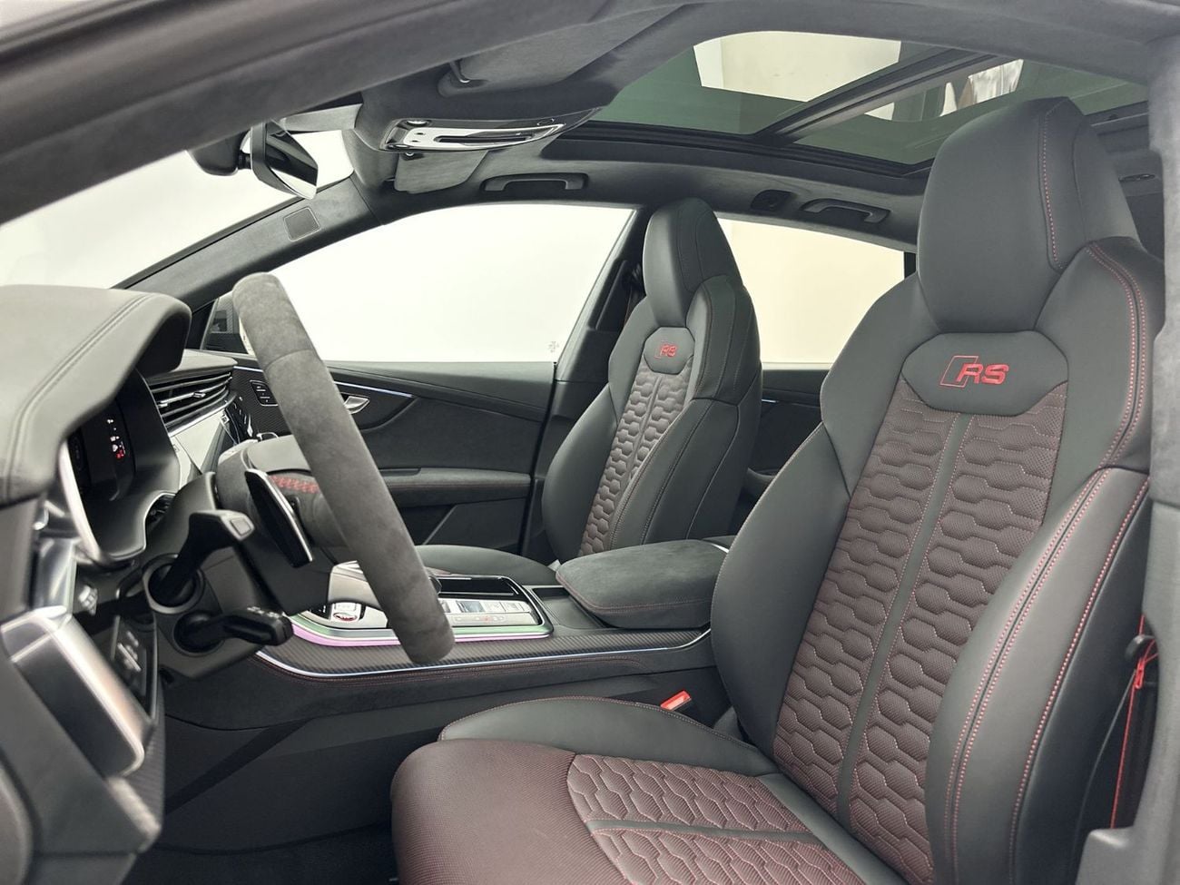 أودي RSQ8 TFSI quattro 4.0L RS Q8 SUV Performance 640hp Black Edition (Ref# 023153)