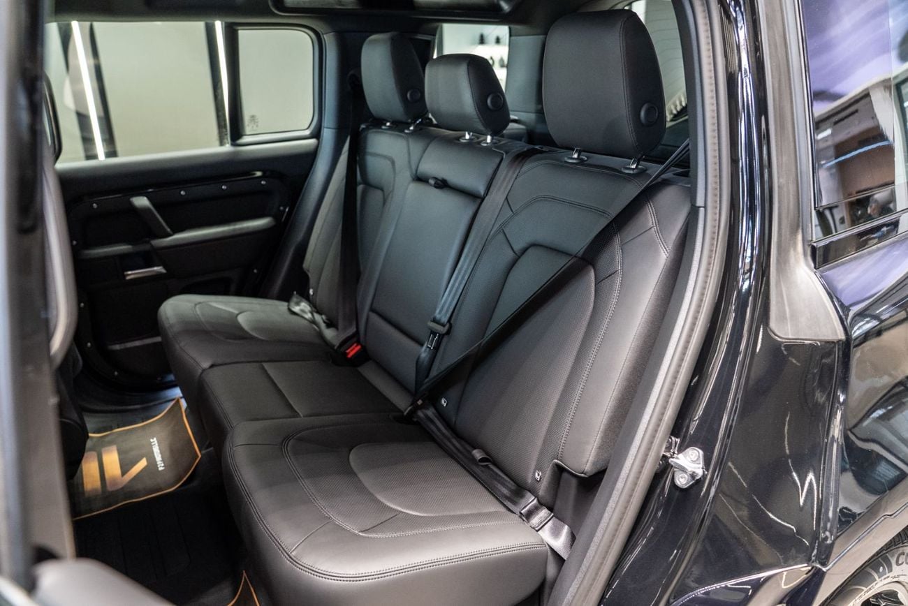 لاند روفر ديفندر 110 HSE P400