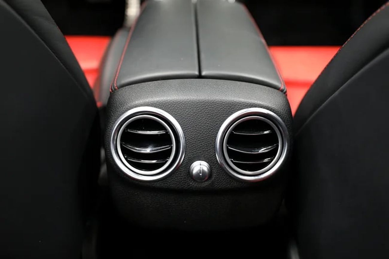 Mercedes-Benz C 63 AMG Std 4.0L Coupe