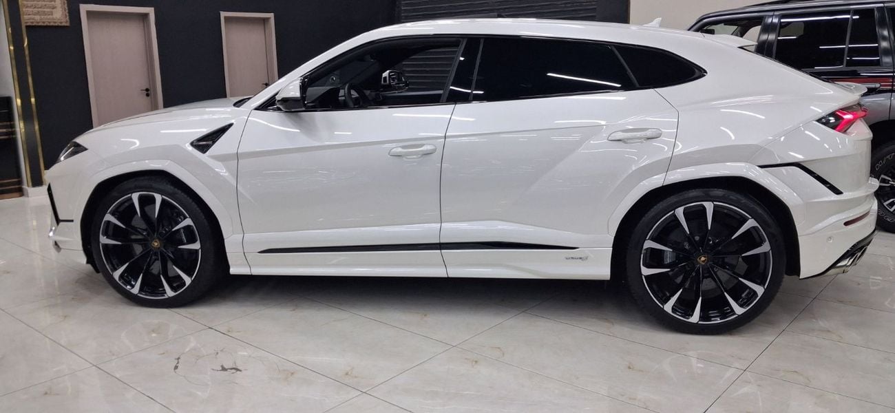 Lamborghini Urus PERFORMANTE Besboke Edition AD PERSONAM