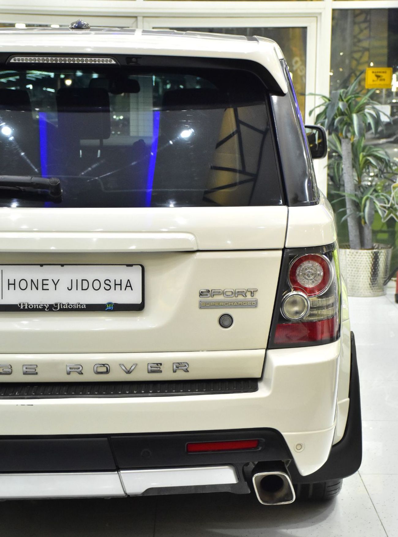 لاند روفر رينج روفر سبورت EXCELLENT DEAL for our Land Rover Range Rover Sport SuperCharged HST ( 2010 Model ) in White Color G