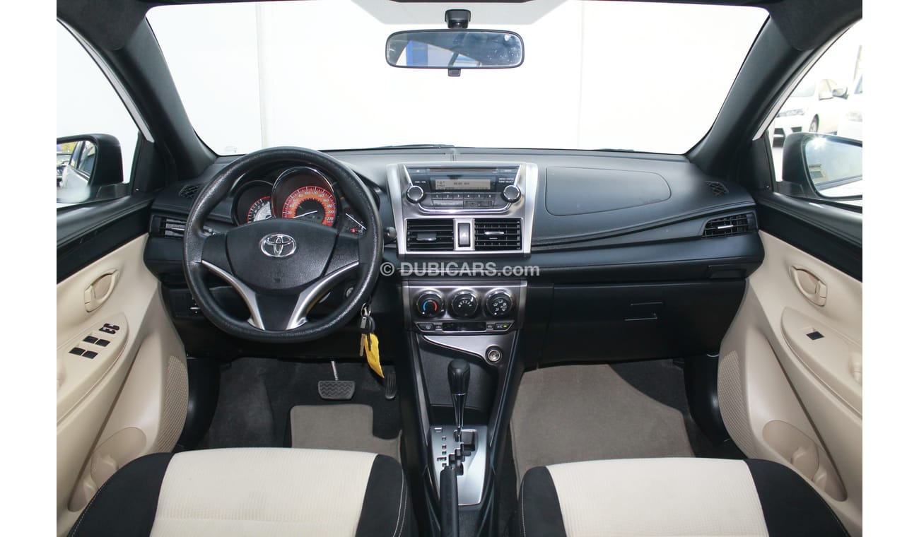 تويوتا يارس 1.3L SE HATCHBACK 2015 MODEL