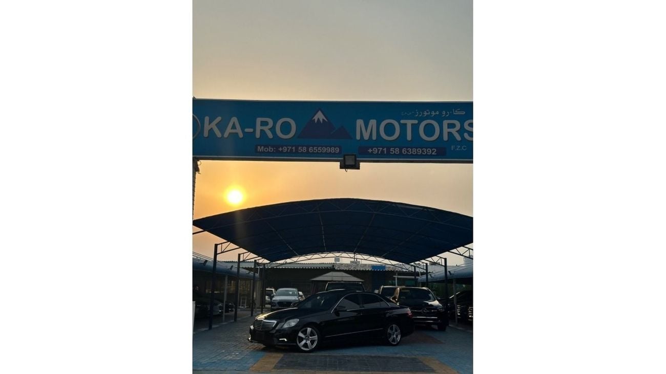 مرسيدس بنز E 350 السيارة بحالة ممتازة مرسيدس بنز 2011 E350 من الداخل جلد أسود دفع ثنائي