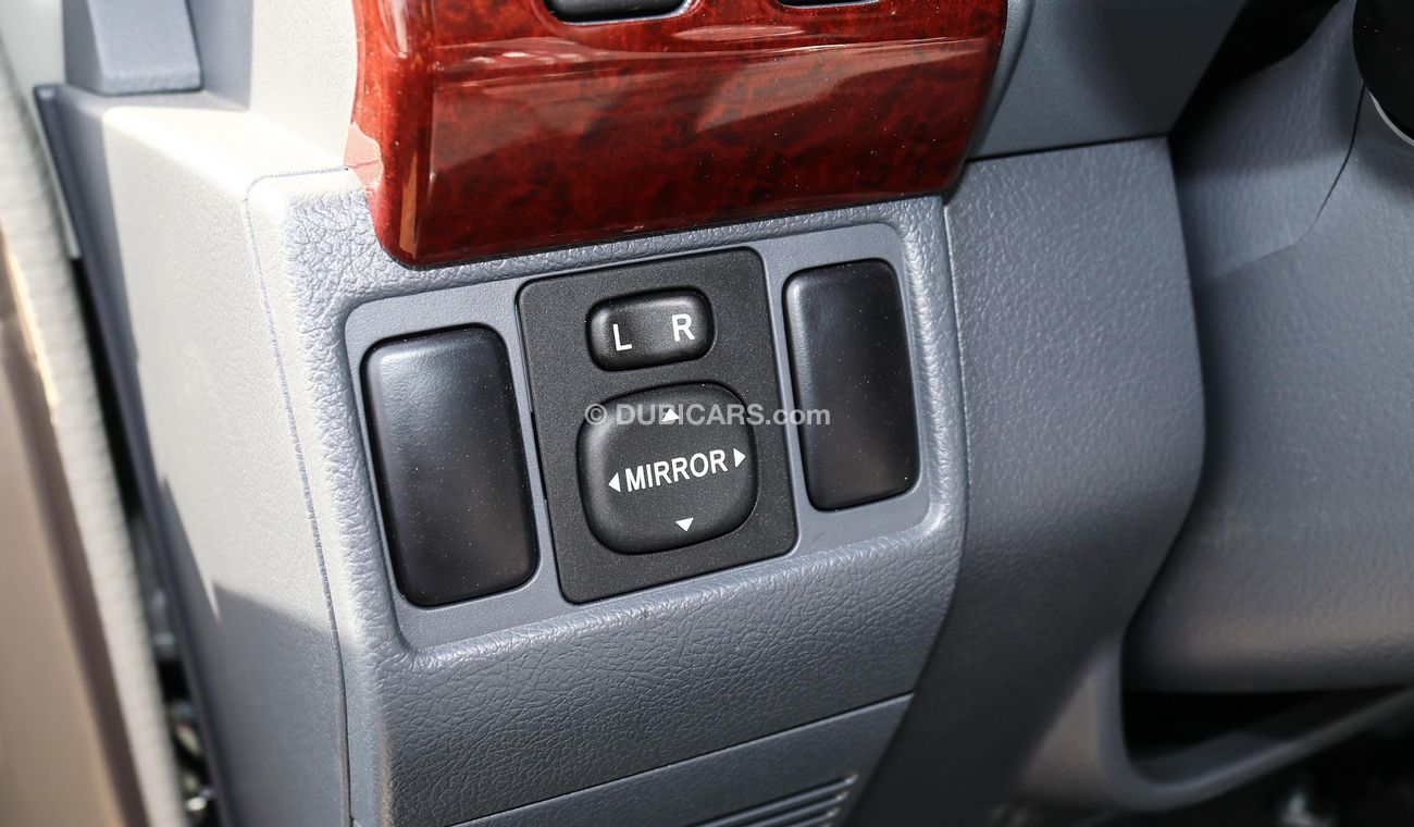 Toyota Land Cruiser 70 LX V8