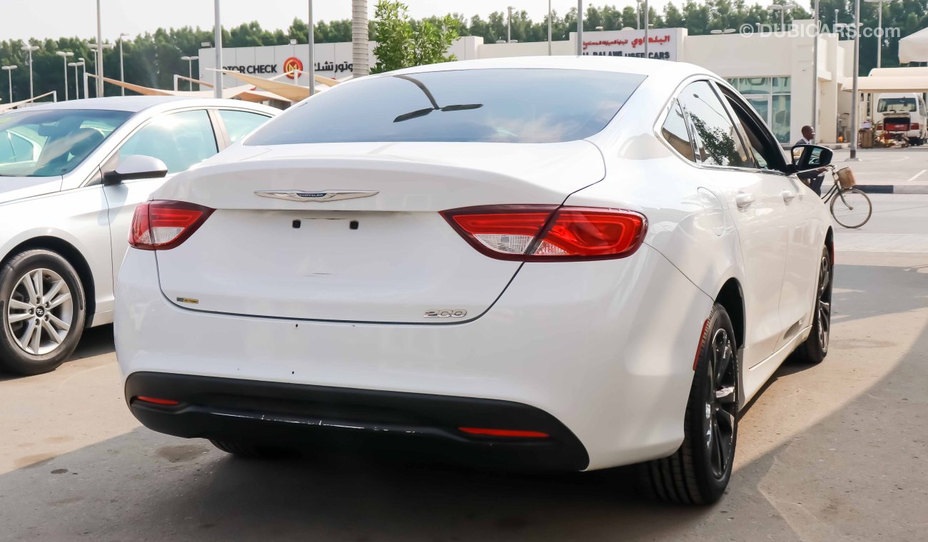 Chrysler 200