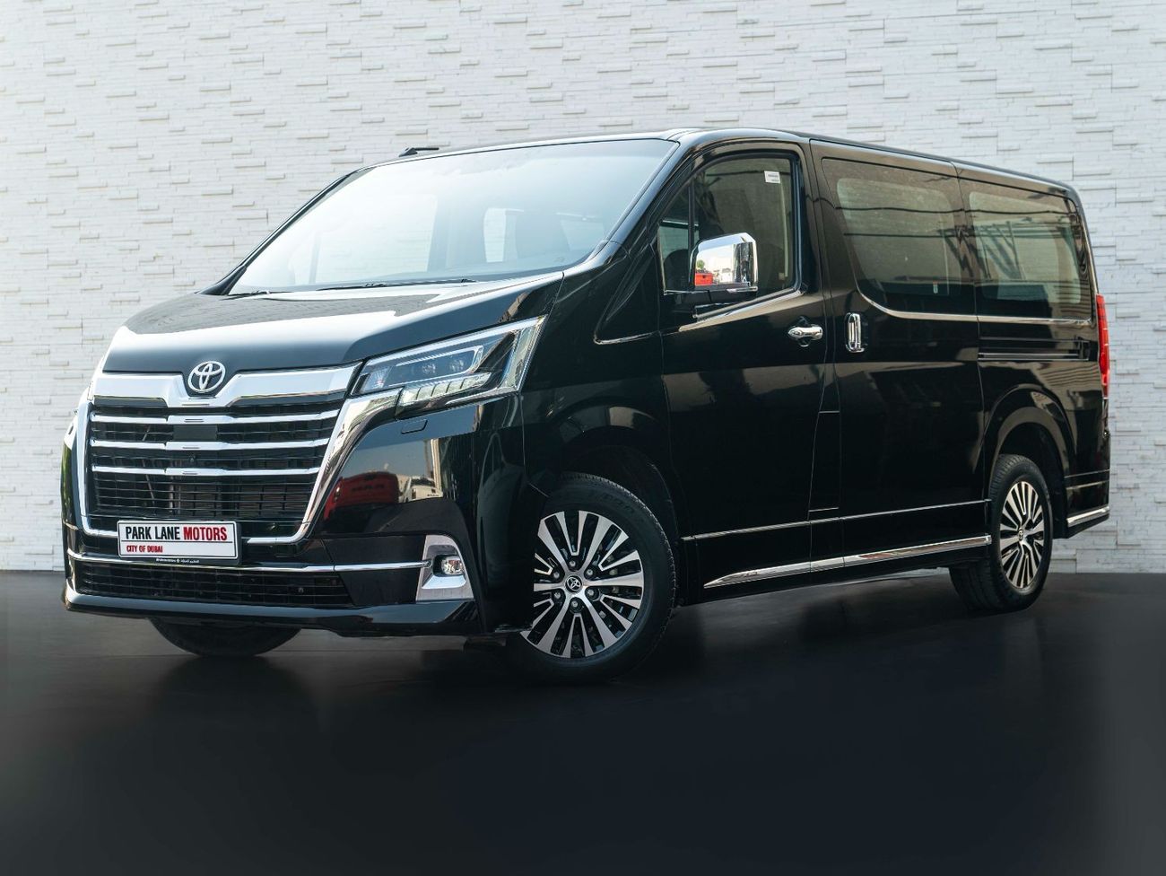 تويوتا جرافينا AED 2,516 PM • GRANVIA PREMIUM 3.5L V6 • LOW KMS • 4 CAPTAIN CHAIRS • FULLY LOADED TOP OPTION