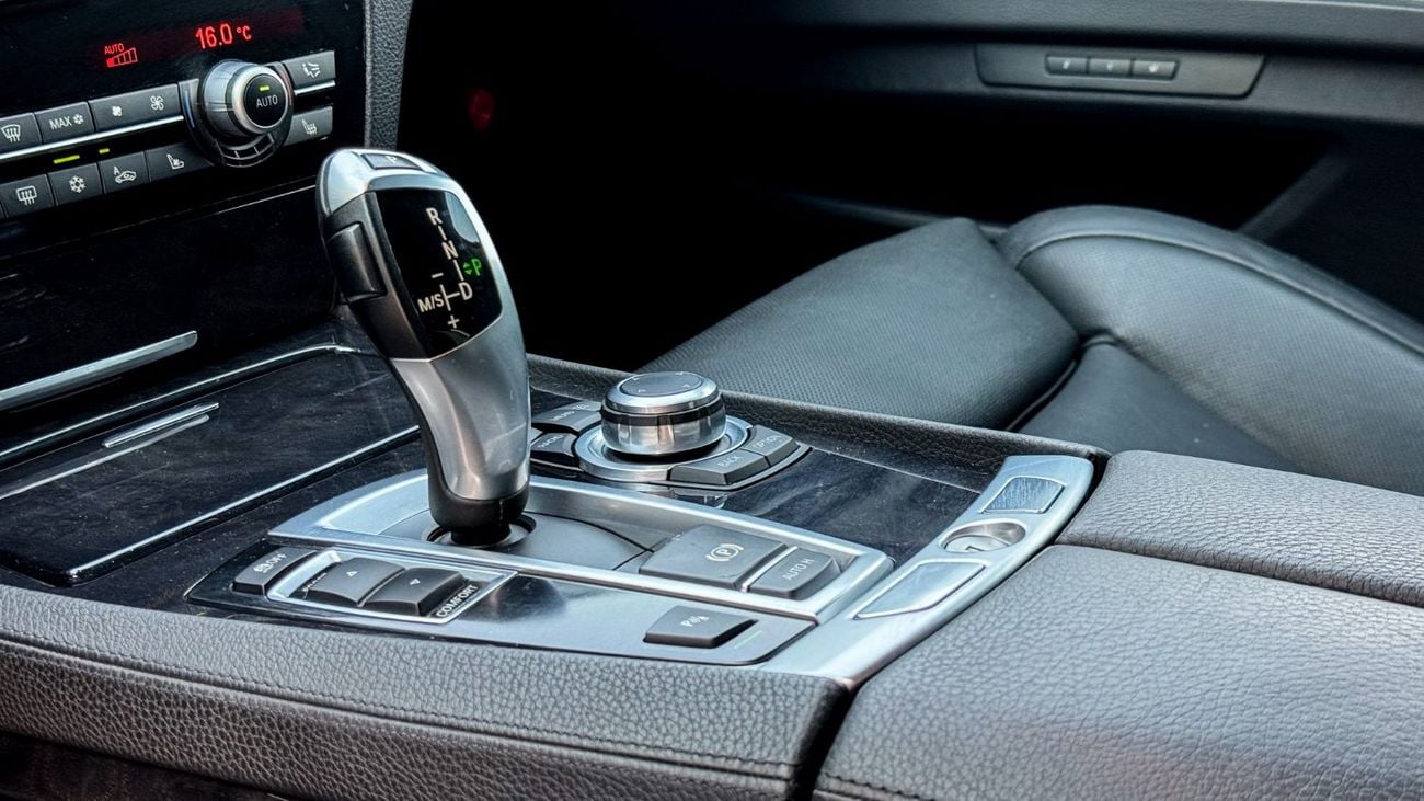 BMW 740i 2011 Japanese Specs 3.0L Turbo 6 Cylinders Low Mileage