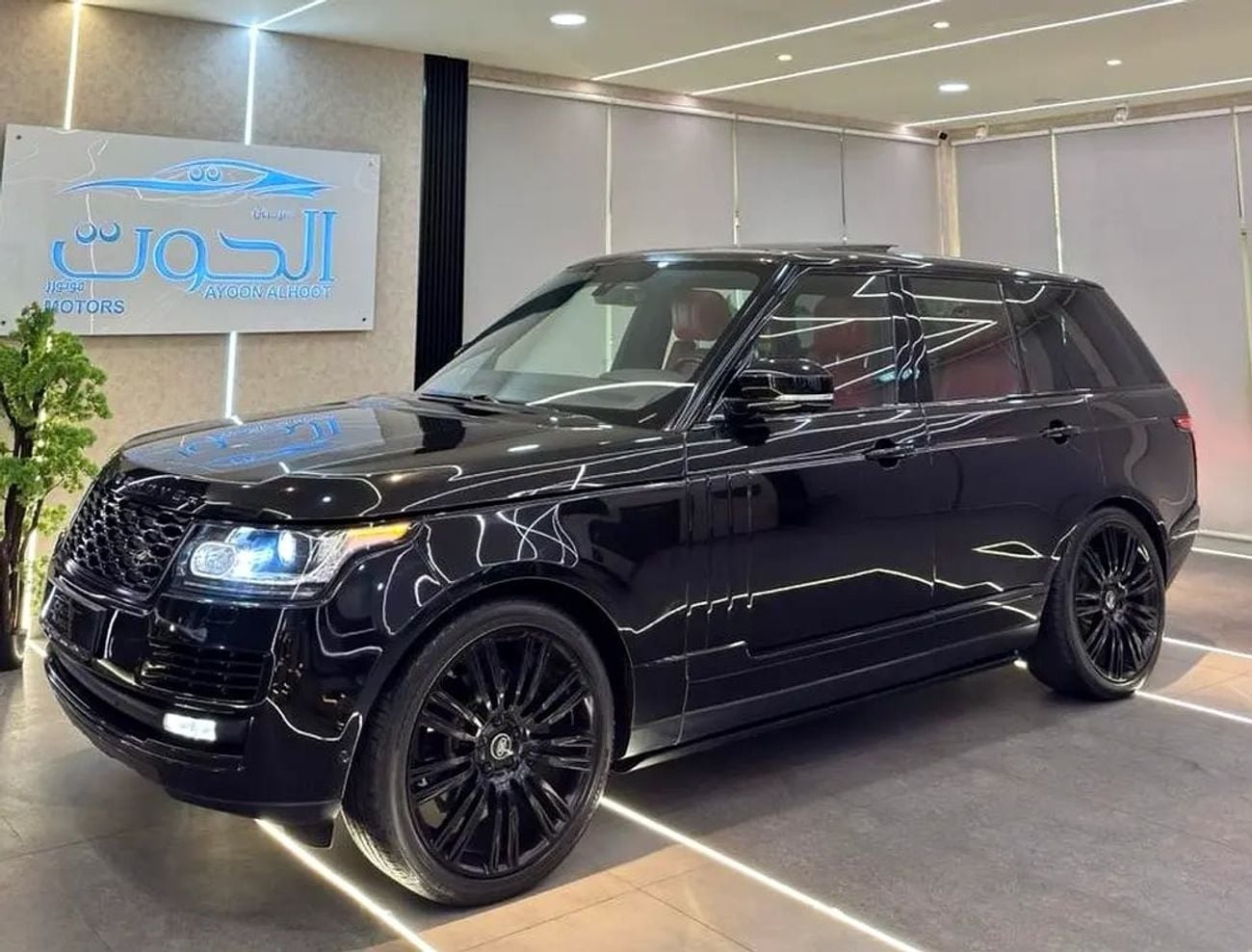 Land Rover Range Rover AUTOBIOGRAPHY SUPERCHARGED VOGUE V8 || GCC II FULLY LOADED || GIVEN WARRANTY || RED INTERIOR