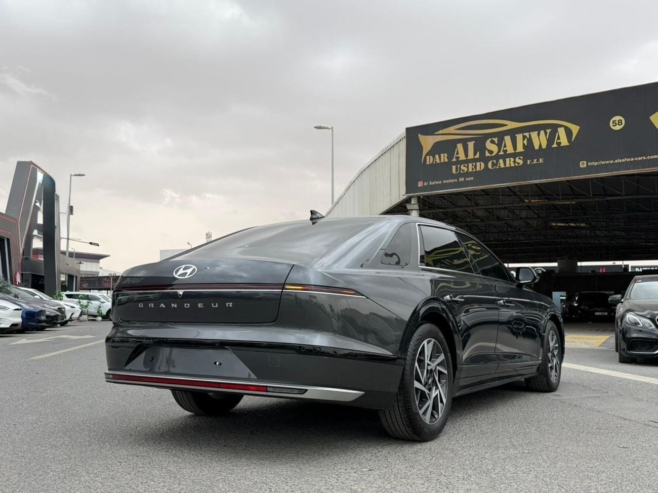 Hyundai Azera Smartstream G1.6T HEV