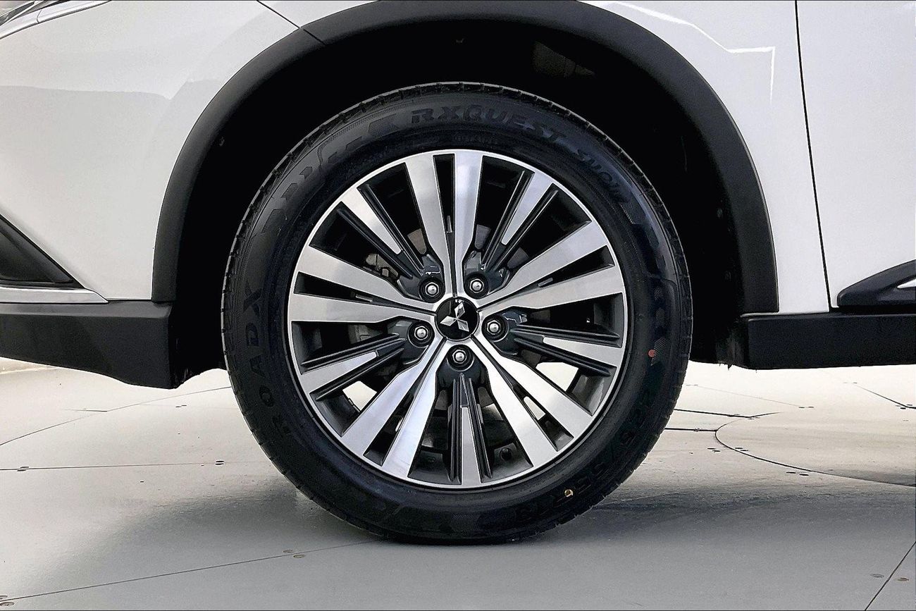 Mitsubishi Outlander GLX Midline| 1 year free warranty | Exclusive Eid offer