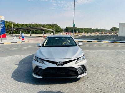 Toyota Camry SE 2.5L (181 HP)