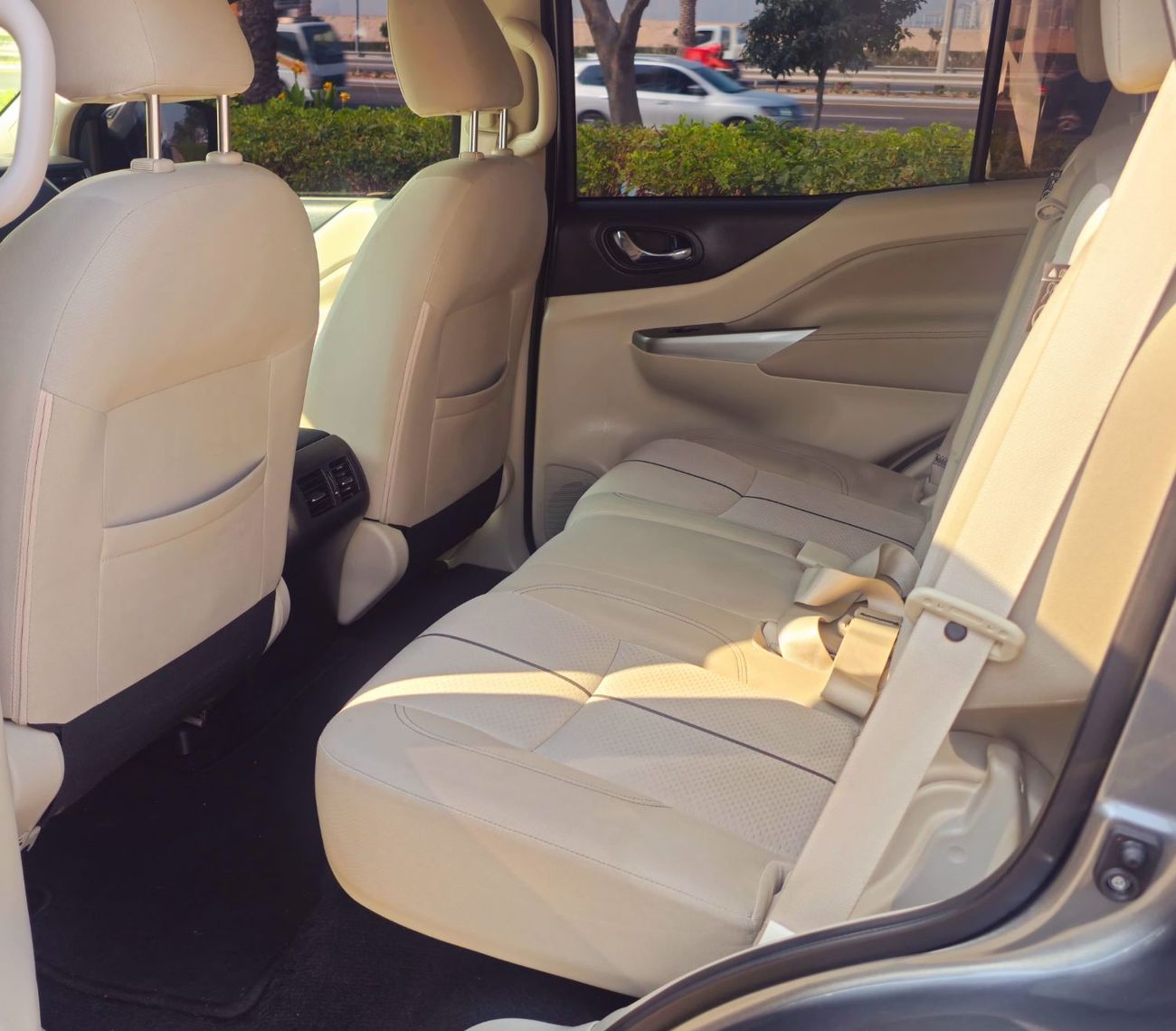 نيسان إكستيرا SE 2.5L RWD