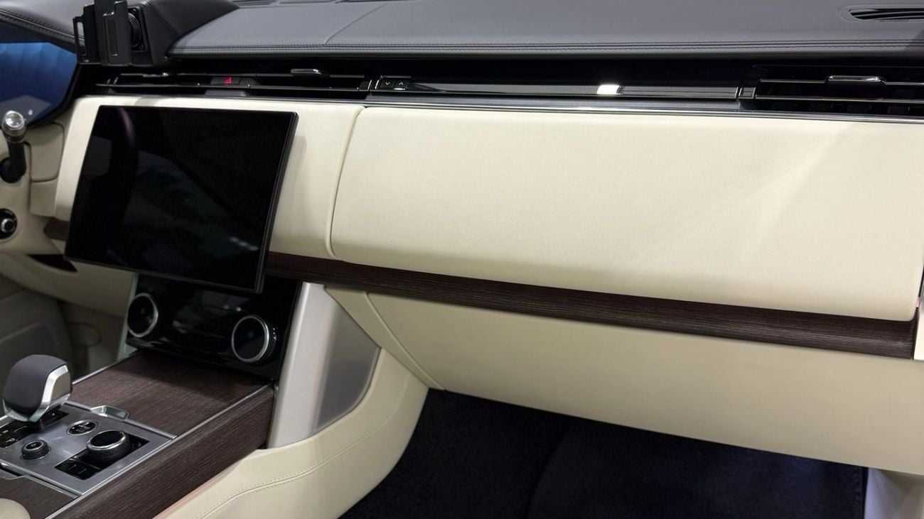 Land Rover Range Rover HSE P530 4.4L | V8 | GCC Specs | Warranty & Service Contract Until 2027