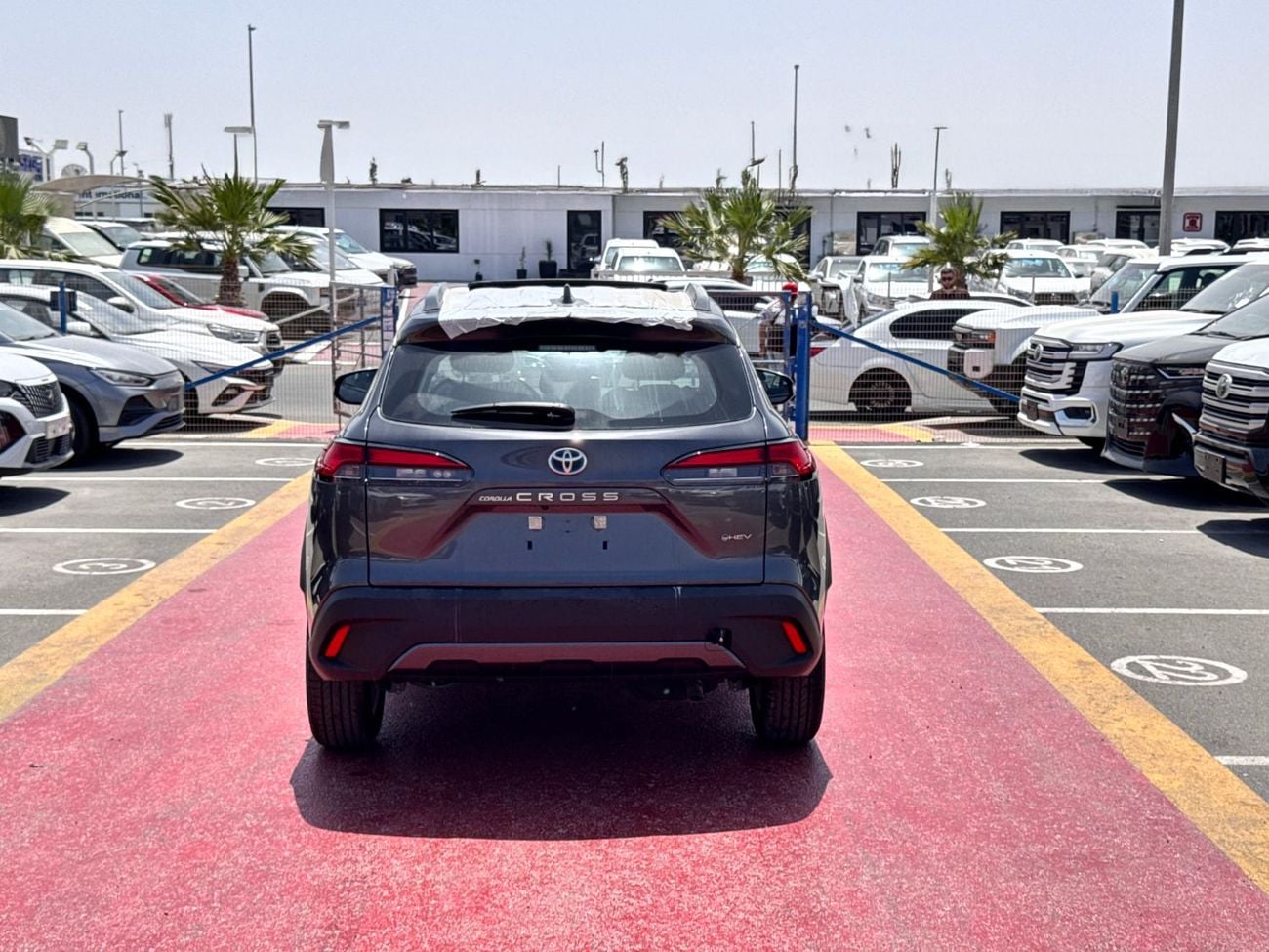تويوتا كورولا كروس 2026 TOYOTA COROLLA CROSSOVER 1.8L HYBRID PETROL A/T SUNROOF FULL GCC BRAND NEW 0KM