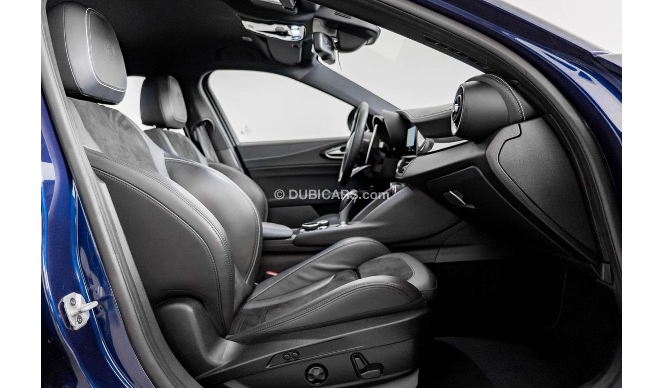 Alfa Romeo Giulia 2019 Alfa Romeo Giulia Quadrifoglio / 5 Year Alfa Romeo Warranty & Service Contract