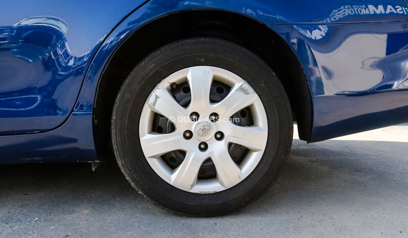 تويوتا كامري LE