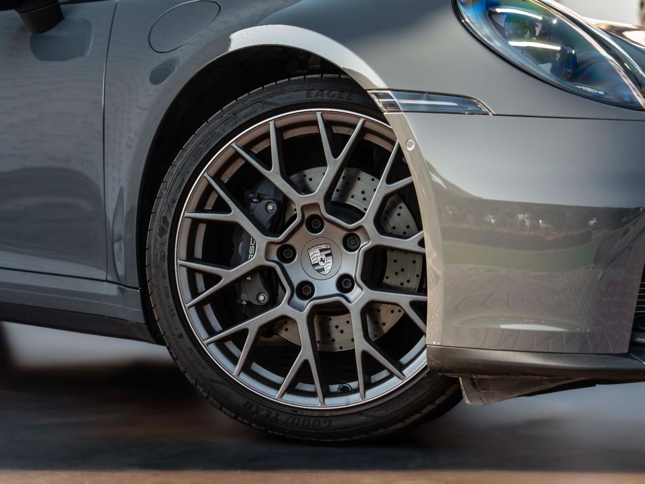 Porsche 911 Carrera 3.0L (444 HP) Coupe