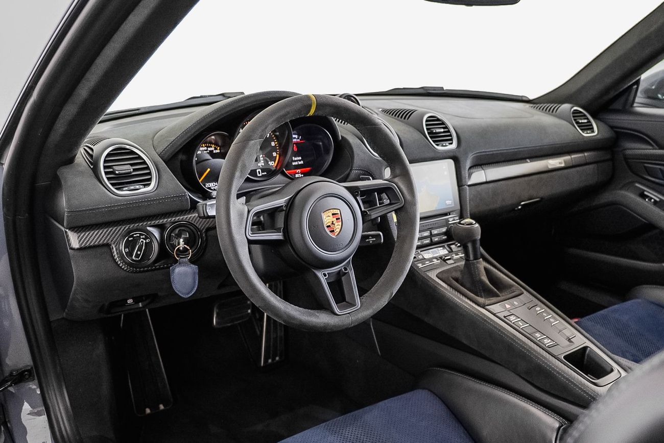 بورش كايمان 718 GT4 RS 4.0L (493 HP) A/T