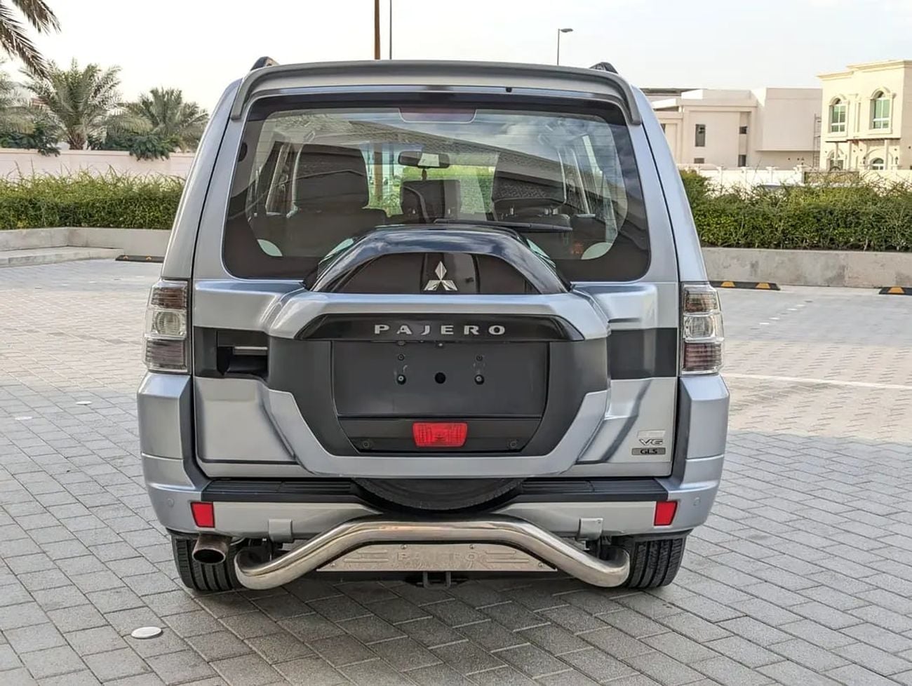 ميتسوبيشي باجيرو GLS TOP FULL OPTION GCC IN EXCELLENT CONDITION