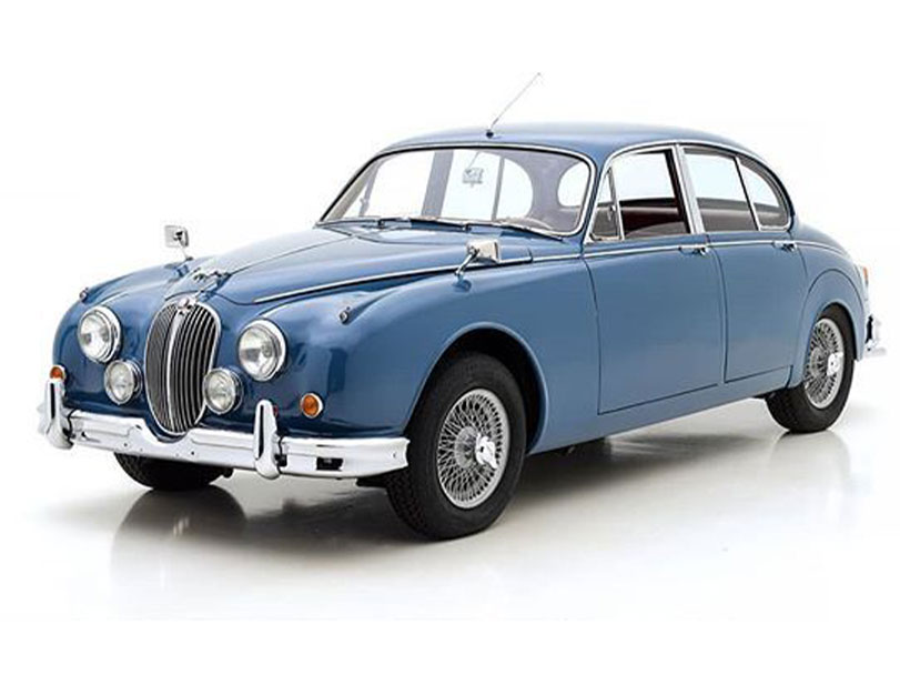 Jaguar MK II cover - Front Left Angled