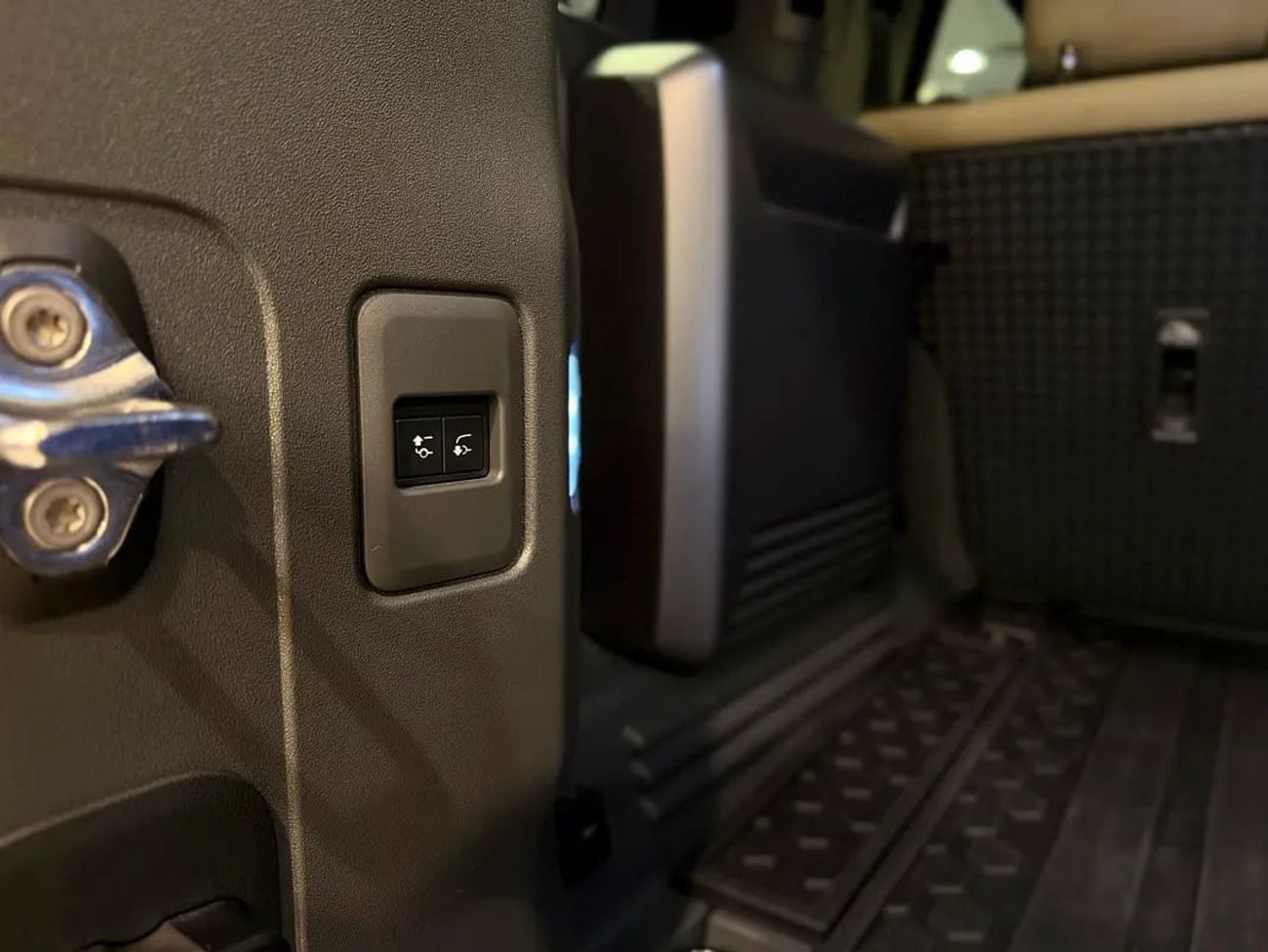 Land Rover Defender DEEFNDER GCC BRAND CONDITION