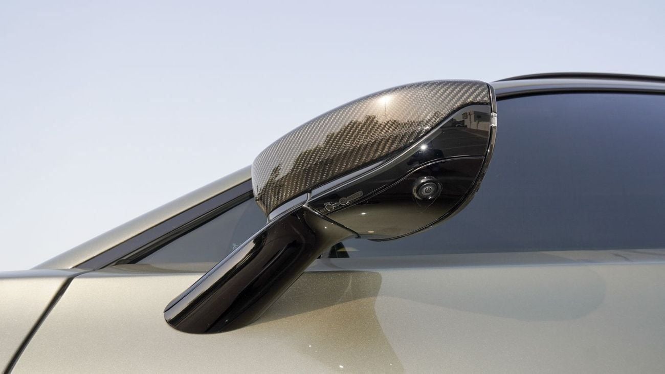 أستون مارتن DBX أستون مارتن DBX 707 2024