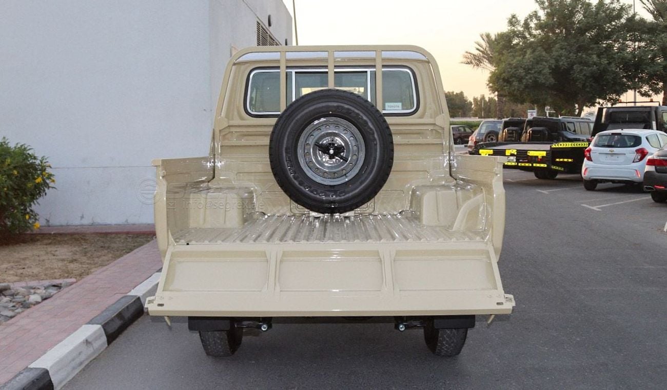 تويوتا لاند كروزر بيك آب 2025 Model Toyota Land Cruiser Pick Up, LC79 Double Cabin, 4.0L Petrol 4WD 6A/T