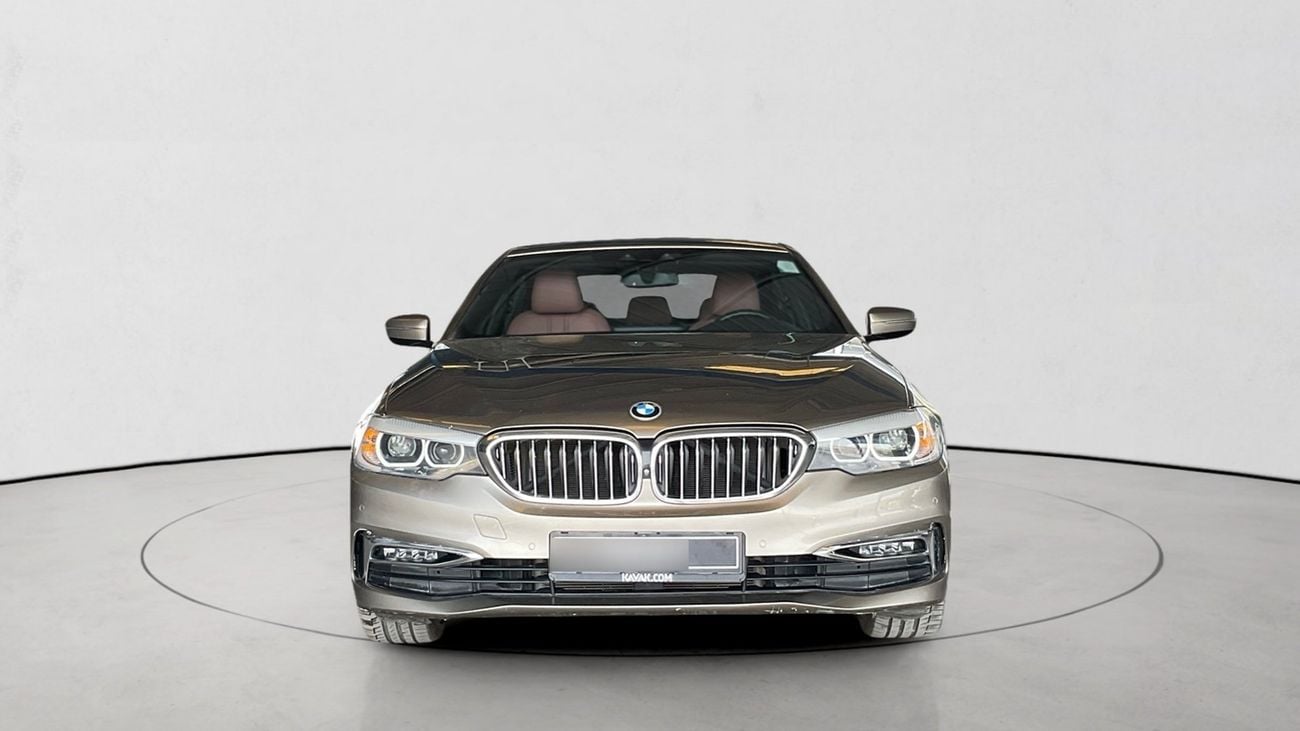 بي أم دبليو 530i LUXURY | شامل الضمان | 0 ﺪﻔﻋﺓ ﺃﻮﻟﻯ