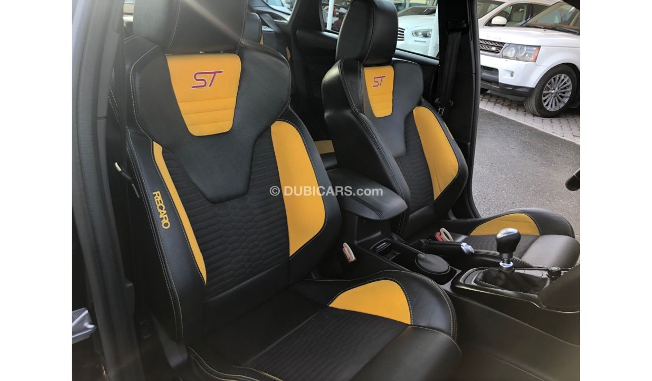 Ford Focus FORD FOCUS ST MODEL 2017 GCC car perfect condition full option panoramic roof leather seats