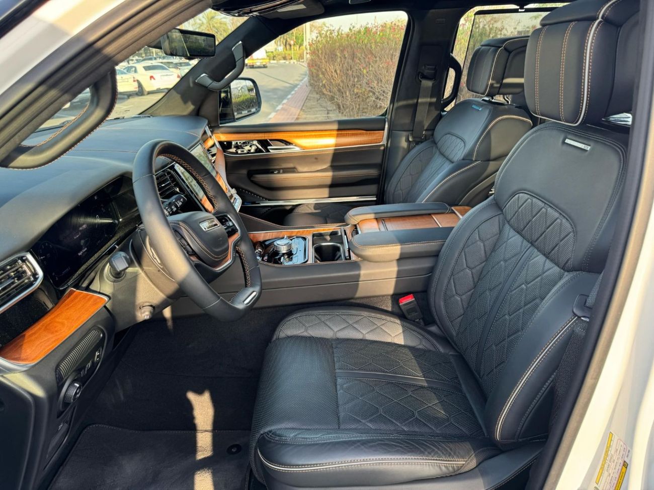 Jeep Grand Wagoneer 3.0T 4WD GCC SPEC UNDER WARRANTY AND SERVICE CONTRACT