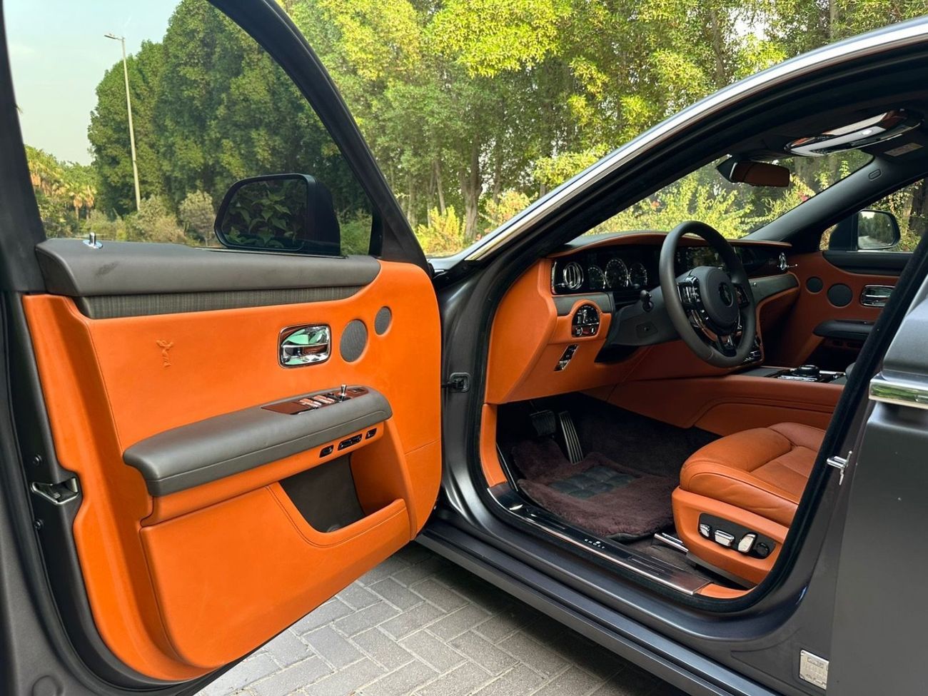 Rolls-Royce Ghost 6.75T Extended Wheelbase | V12 571 HP | GCC Specs | Like New | 4,000 KM