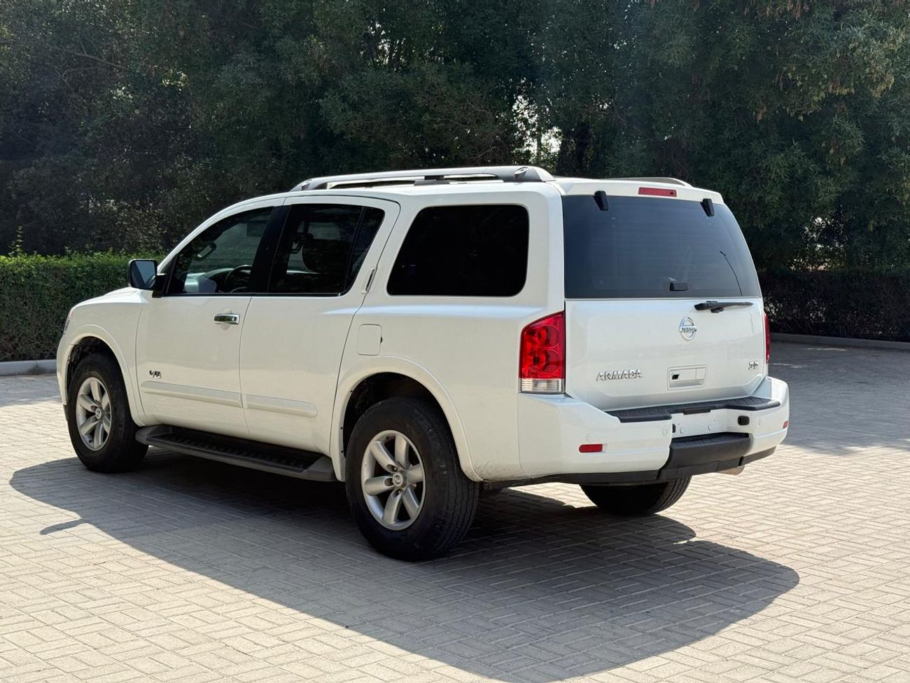 Nissan Armada SE 5.6L (317 HP)