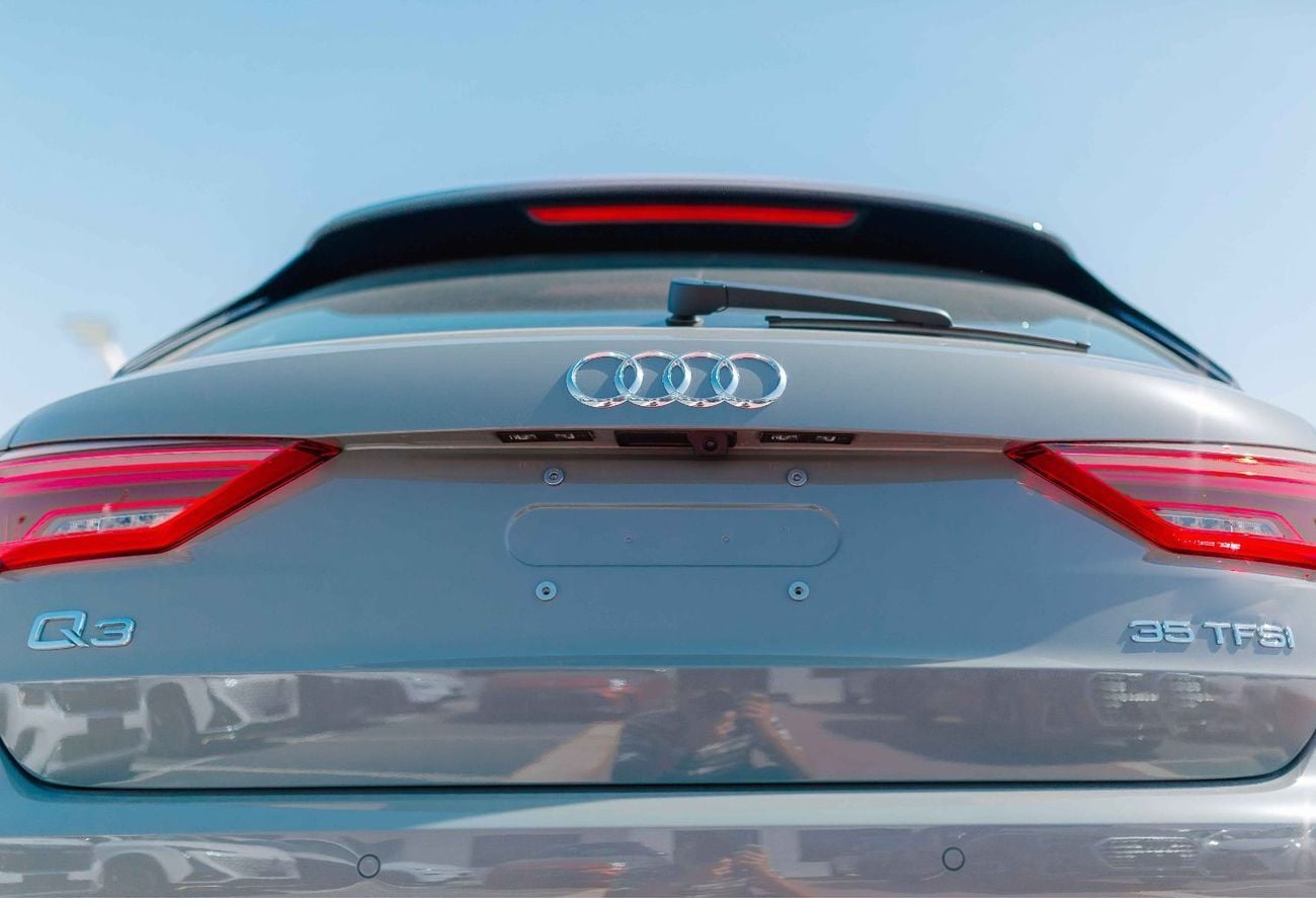 أودي Q3 35 TFSI S-LINE Audi Q3 TFSI 35 S Line 1.5 Turbo (2025) Nardo Grey