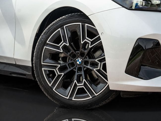 BMW 5 Series M SPORT, миниатюра 26