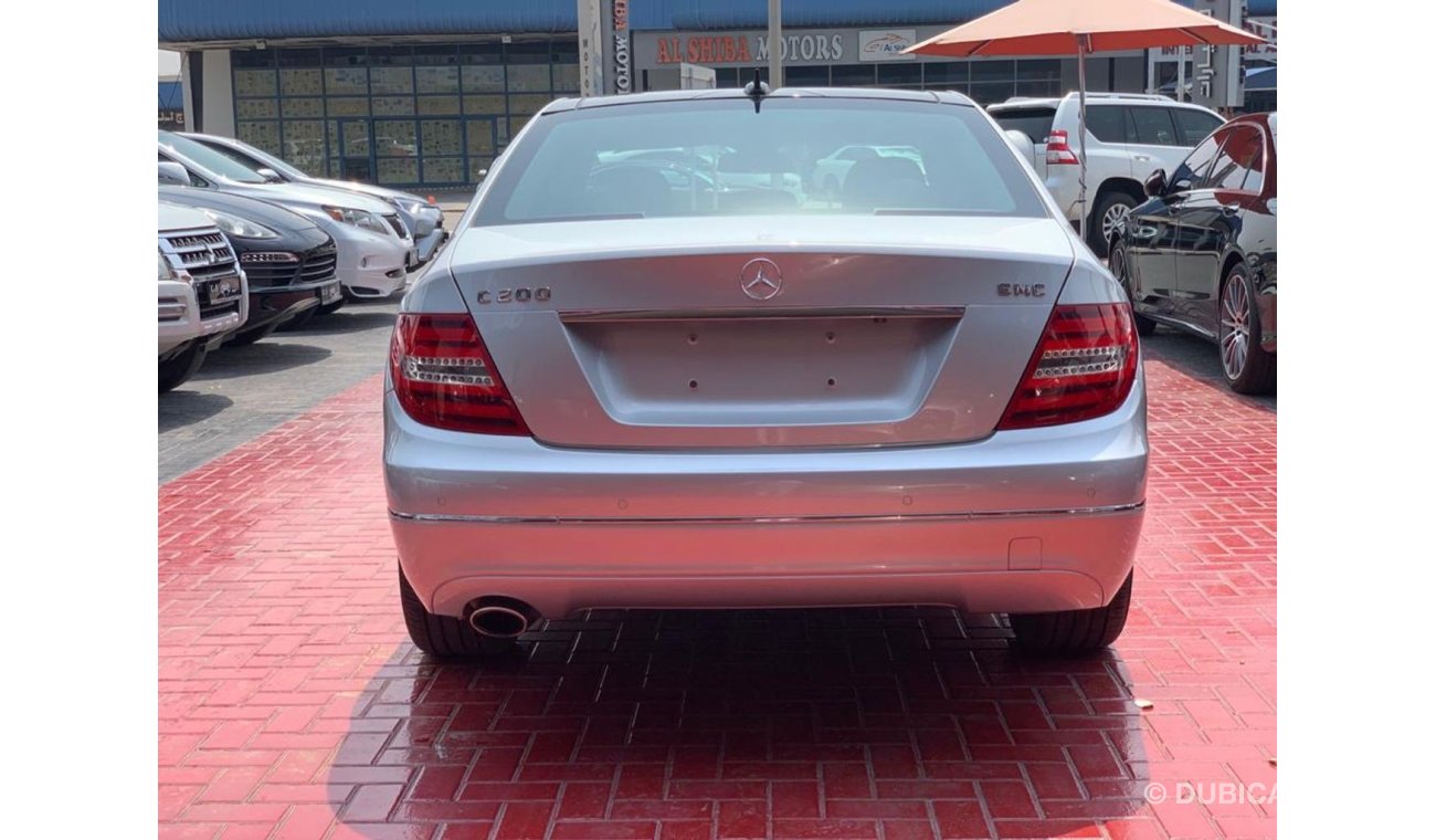 مرسيدس بنز C200 AVANTGARDE GCC SPECS