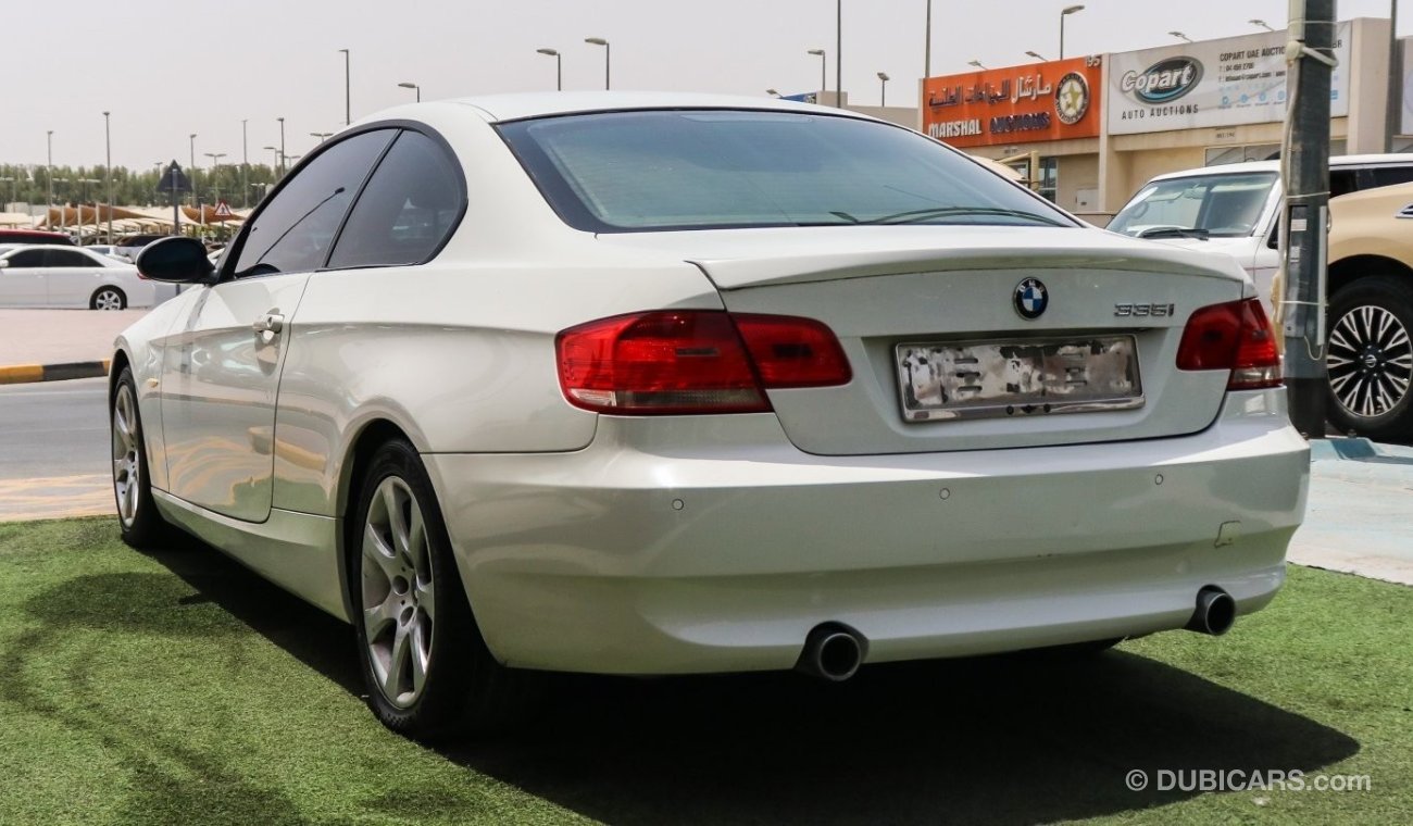 بي أم دبليو 320 i