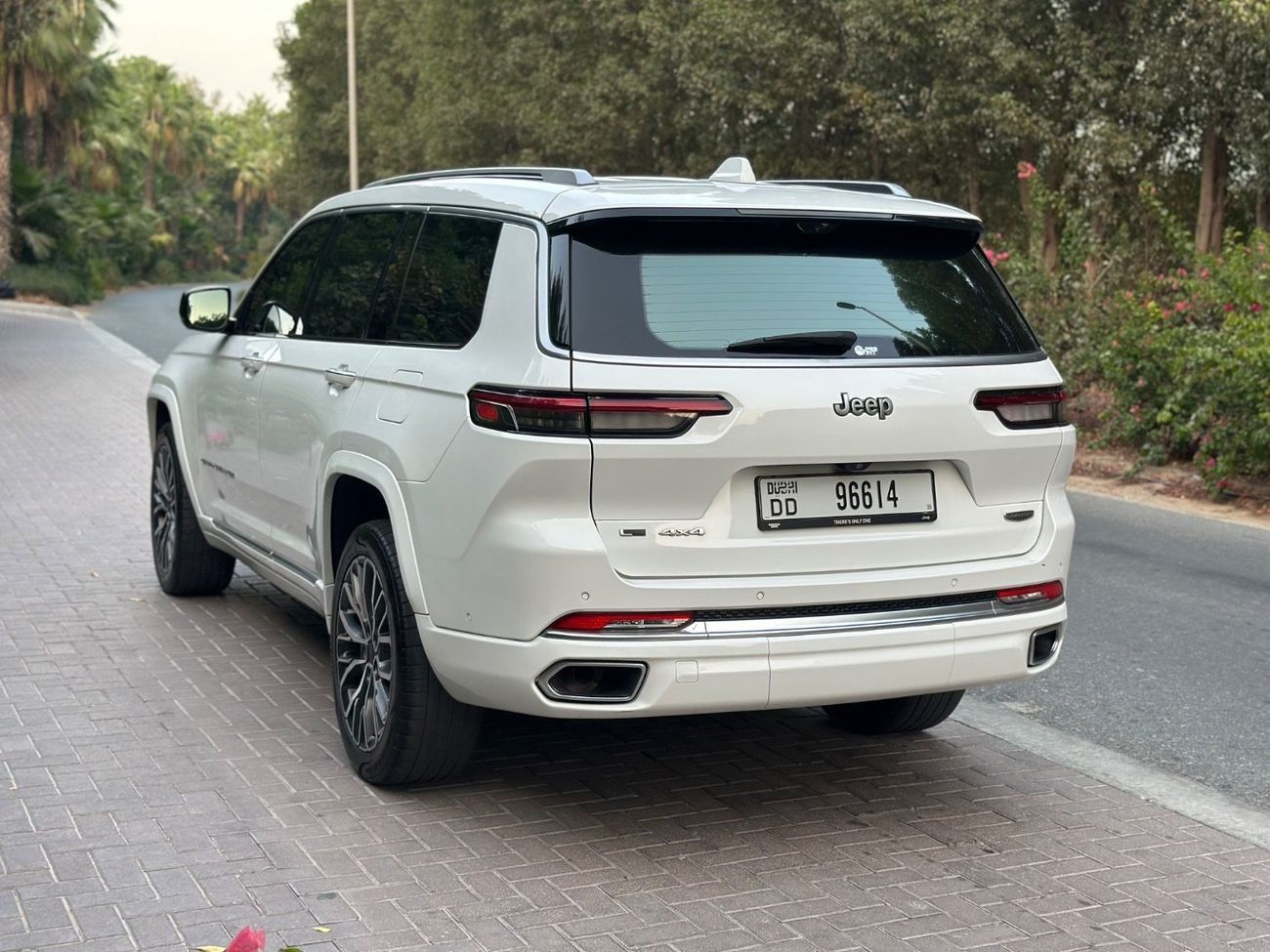 Jeep Grand Cherokee 2022 Jeep Grand Cherokee L Summit Reserve | 3.6L V6 | 6-Seater Luxury | Perfect Condition