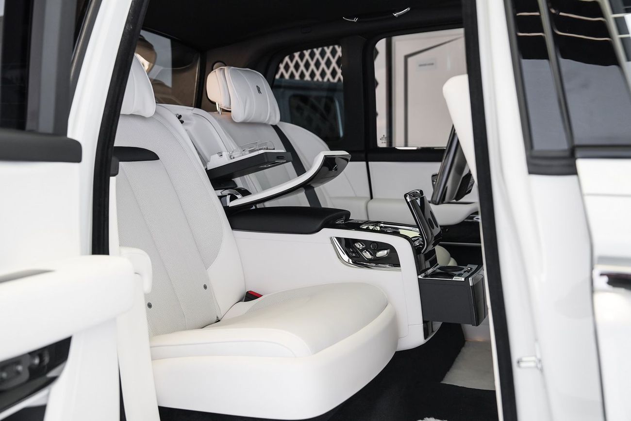 Rolls-Royce Cullinan Rolls Royce Cullinan Black Badge KIT