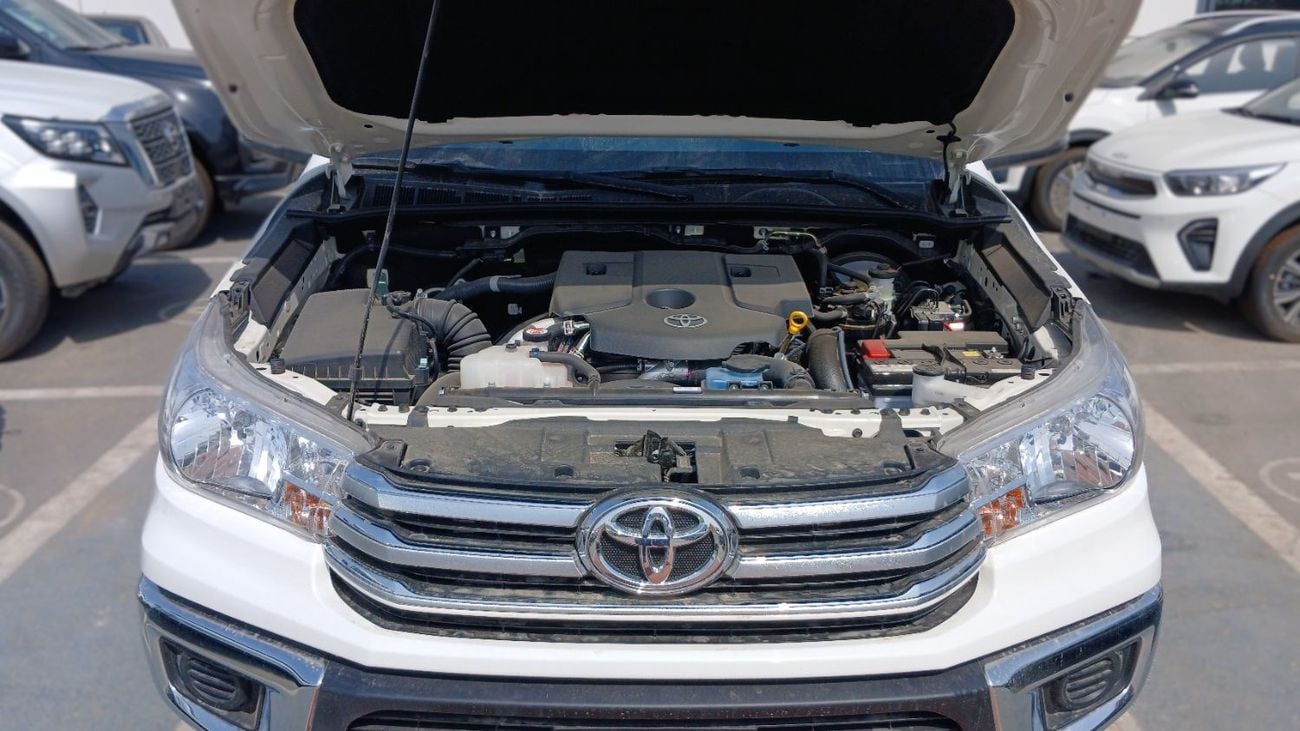 تويوتا هيلوكس 2.4L Diesel Manual DC Pickup 2026YM
