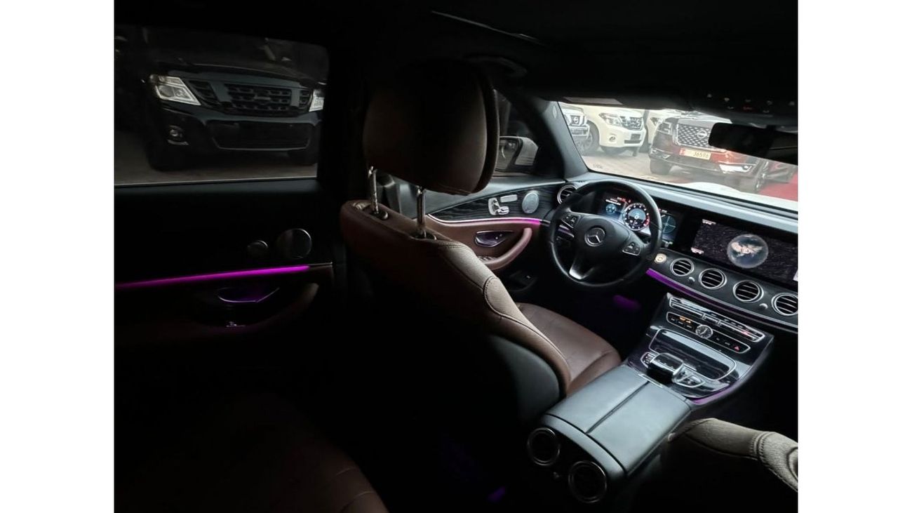 Mercedes-Benz E300 Std