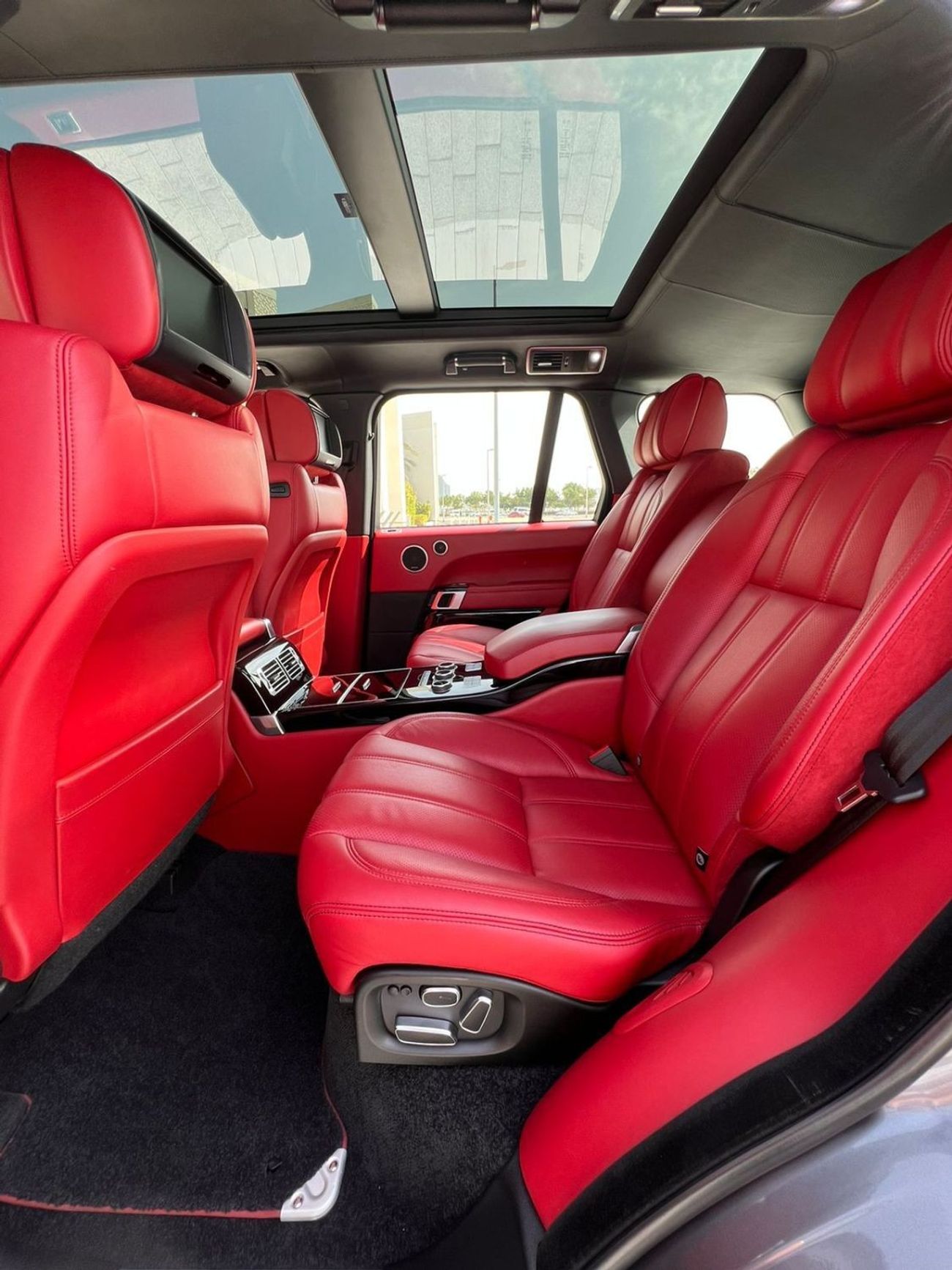 Land Rover Range Rover Range Rover Vogue Autobiography 5.0 L V8 Panoramic  Full option  GCC 2014 96,000 km  Full Service Hi