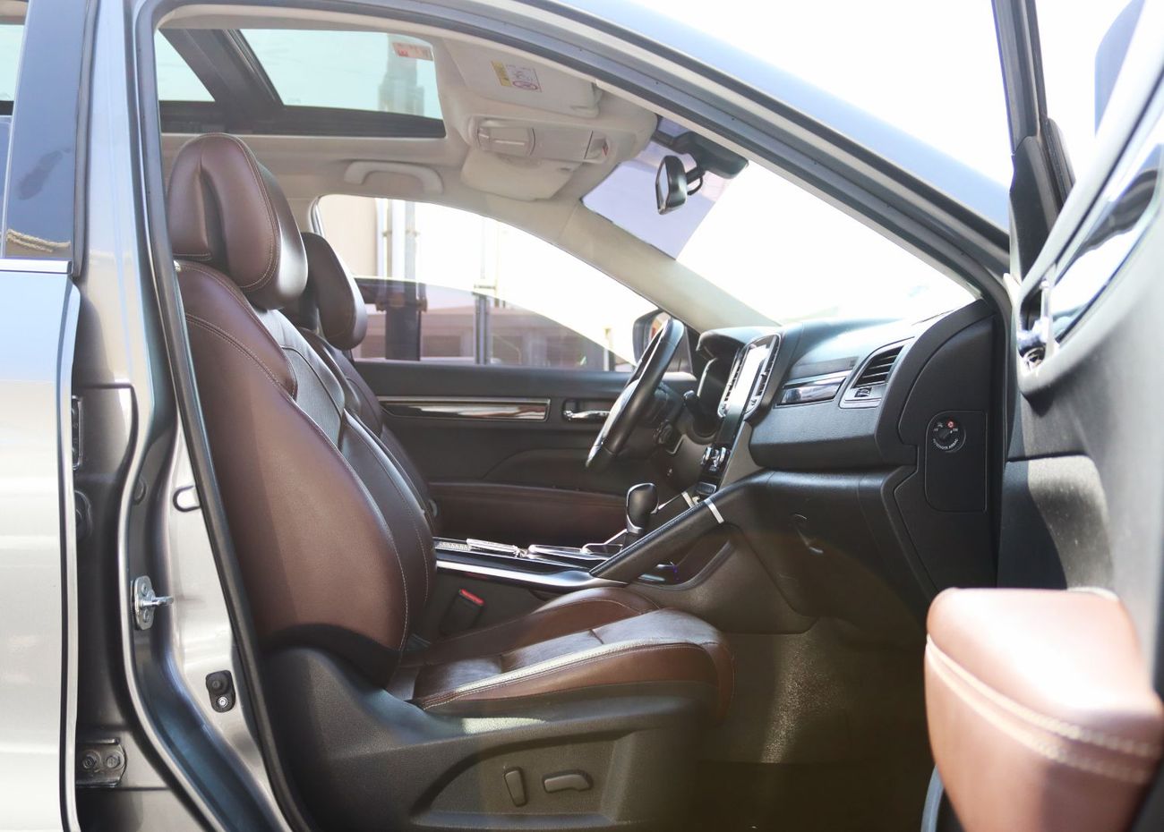 رينو كوليوس رينو كوليوس 4WD- 2019 -   خليجى بدون حوادث محرك 2.4L -  بحاله ممتازه