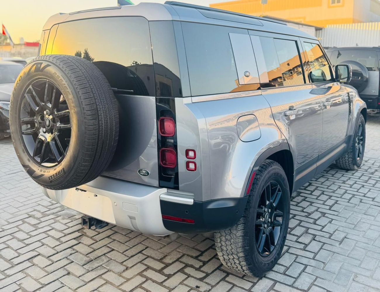 Land Rover Defender 110 SE P300