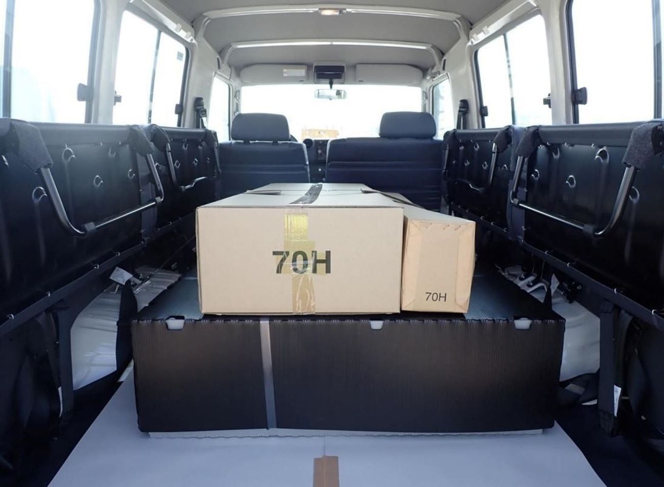 تويوتا لاند كروزر 70 78 Series HZJ 78 13 Seater- Export to Africa