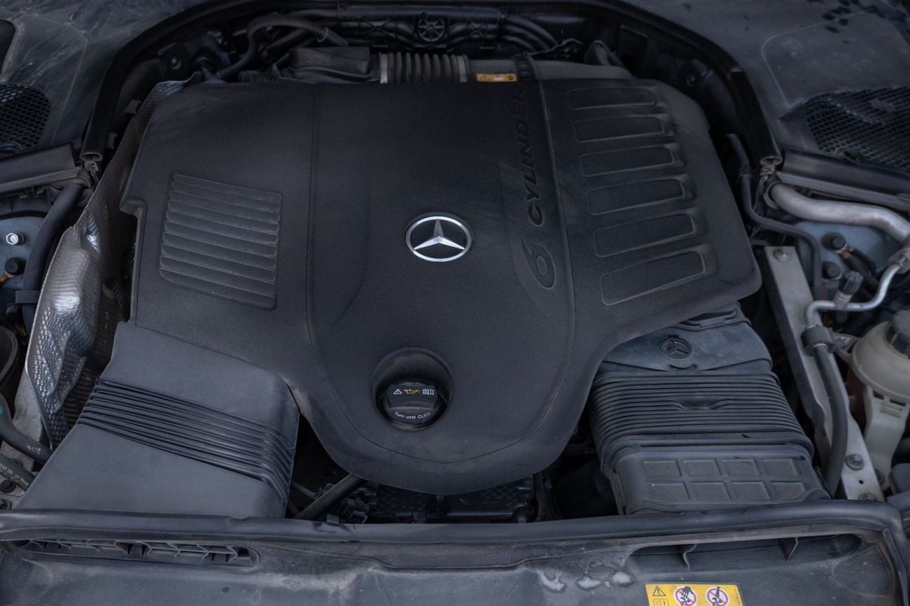 Mercedes Benz S500 4MATIC 3.0L 2022 Mercedes-Benz S-Class 500 4MATIC GCC | Agency Warranty